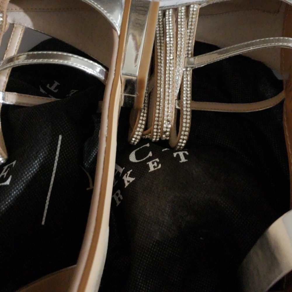 White house Black mrket Silver sandals - Picture 6 of 7